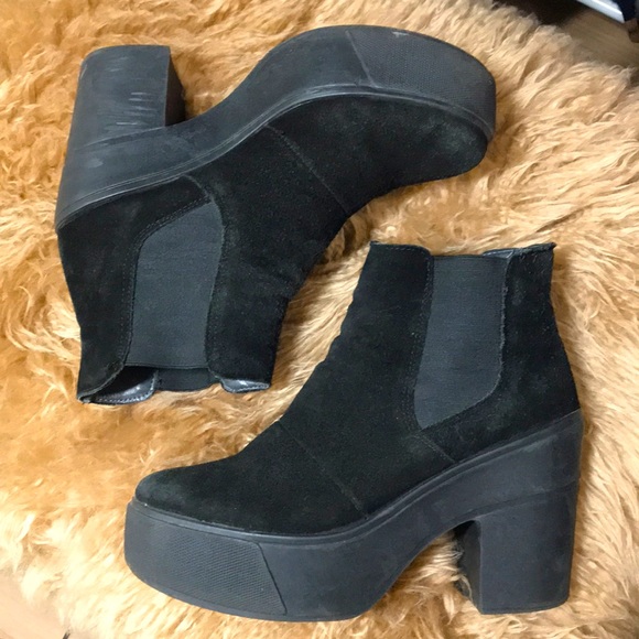*SOLD* Suede platform booties - Picture 2 of 4